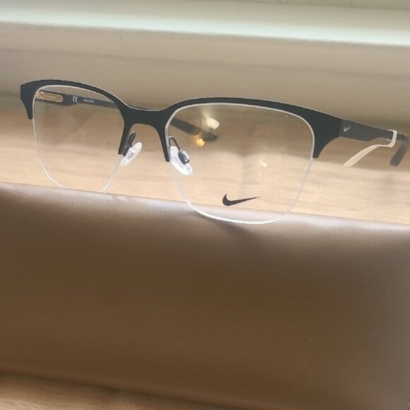 NEW & AUTHENTIC NIKE EYEGLASSES MODEL 8049, SIZE 54-17-140, COLOR MATT BLACK - Picture 1 of 3